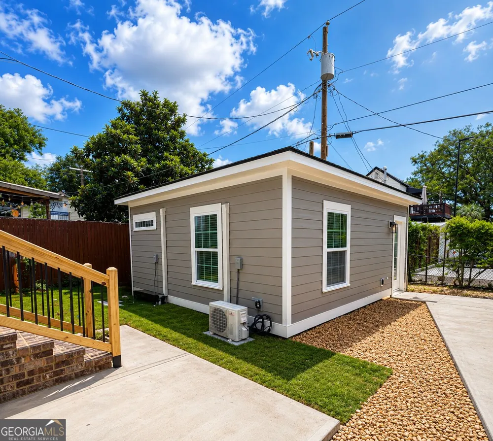 615 E 38th ST Savannah, GA 31401