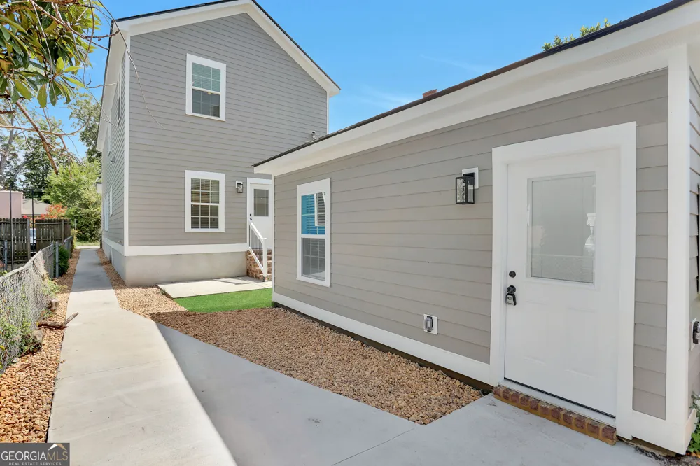 615 E 38th ST Savannah, GA 31401
