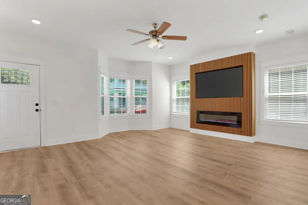 615 E 38th ST Savannah, GA 31401
