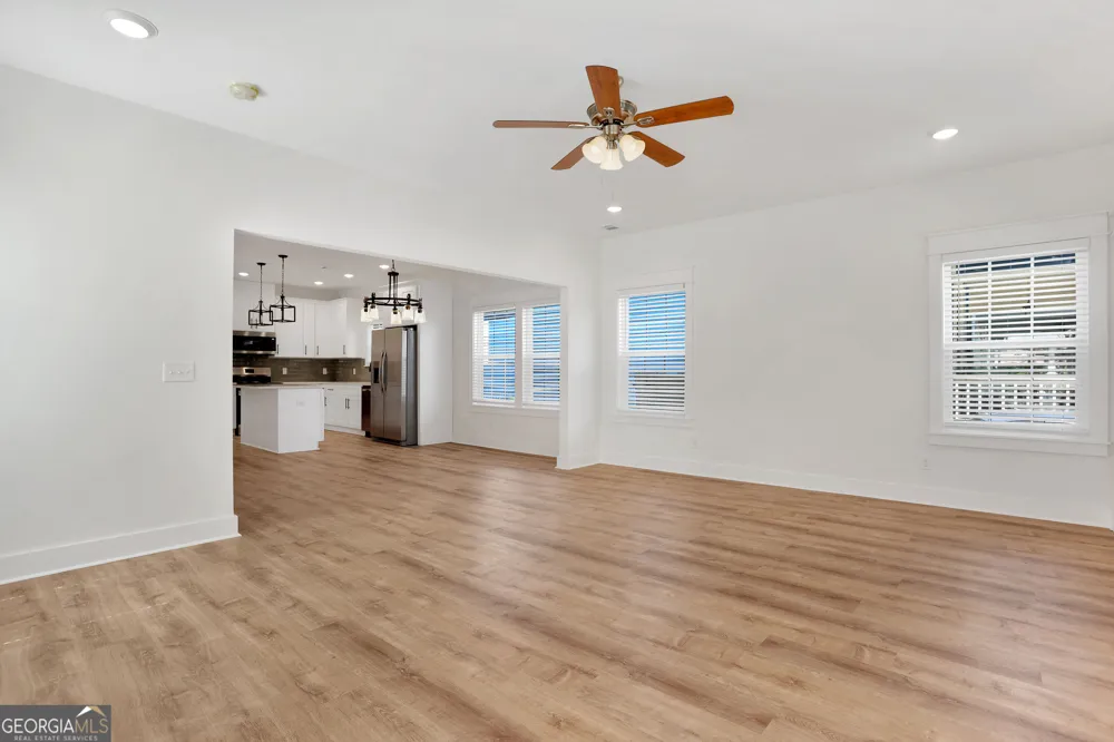615 E 38th ST Savannah, GA 31401