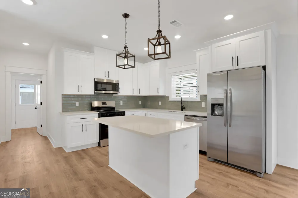 615 E 38th ST Savannah, GA 31401