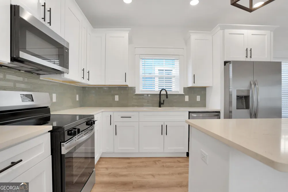 615 E 38th ST Savannah, GA 31401