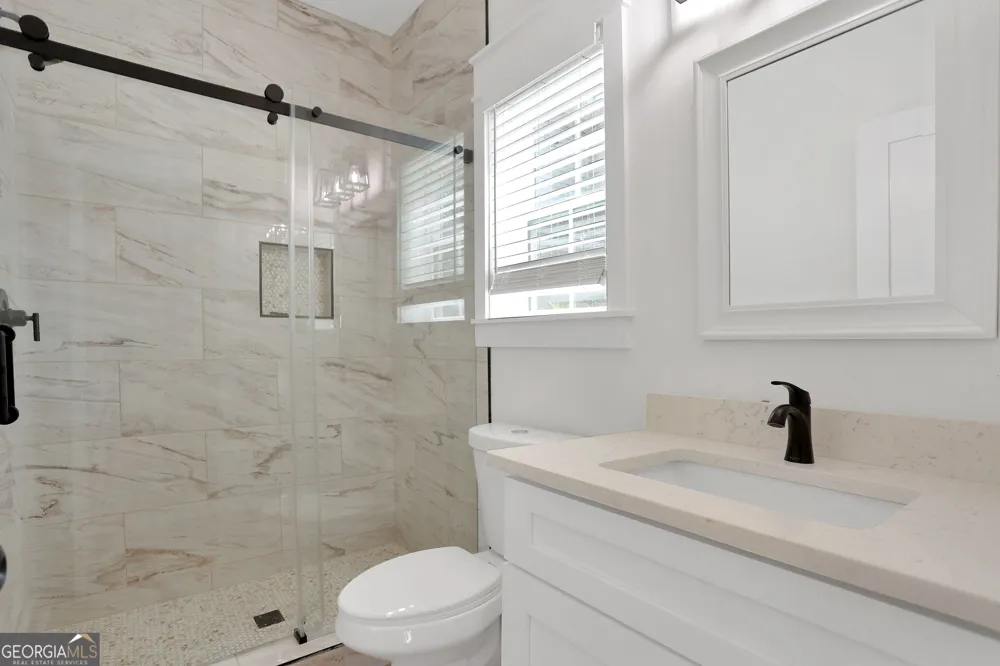 615 E 38th ST Savannah, GA 31401
