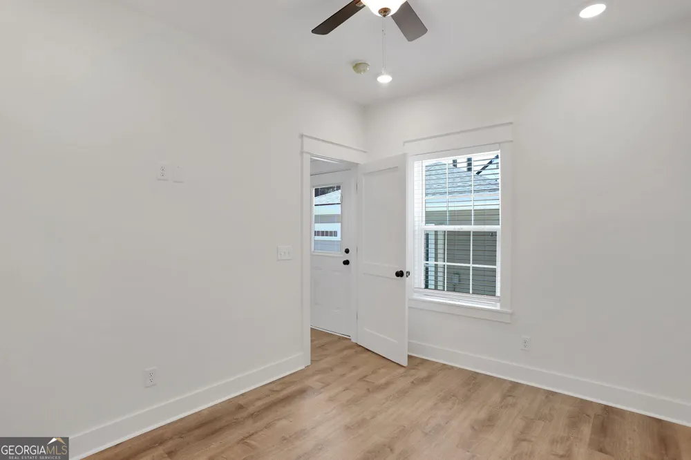 615 E 38th ST Savannah, GA 31401