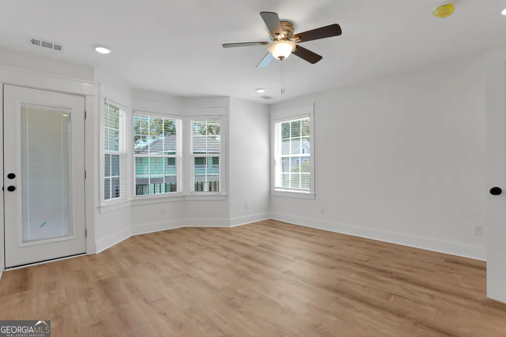 615 E 38th ST Savannah, GA 31401