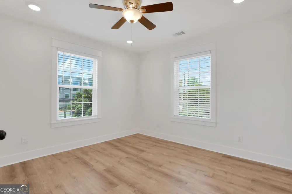 615 E 38th ST Savannah, GA 31401