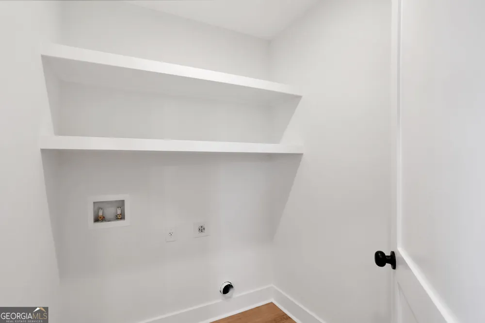 615 E 38th ST Savannah, GA 31401