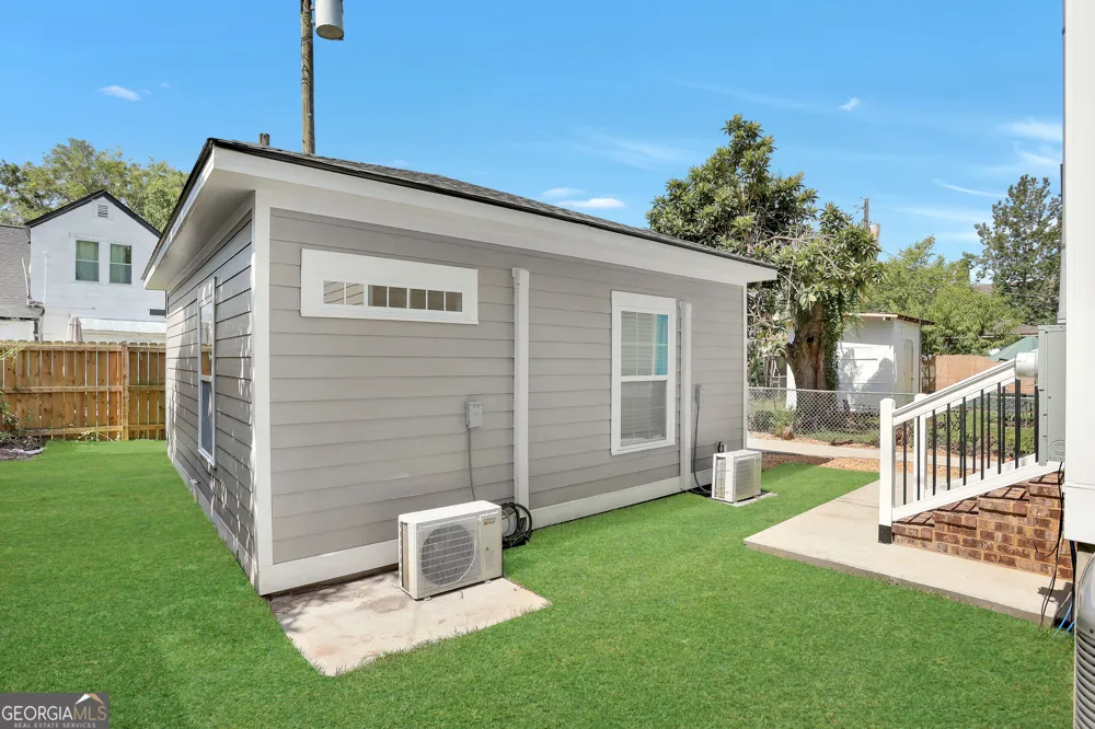 615 E 38th ST Savannah, GA 31401