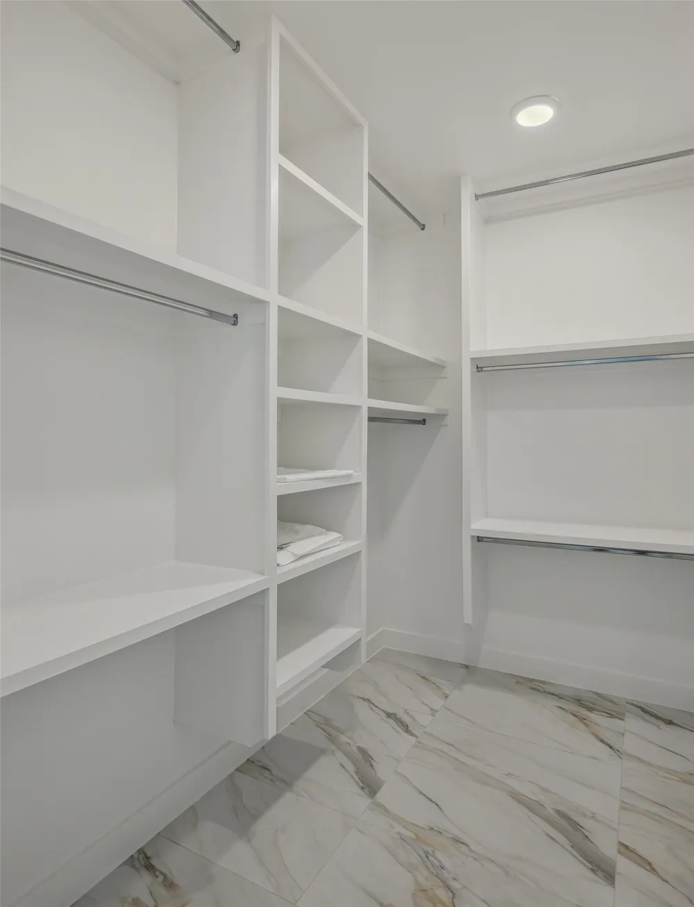 2429 Vagas Street Dallas, TX 75219