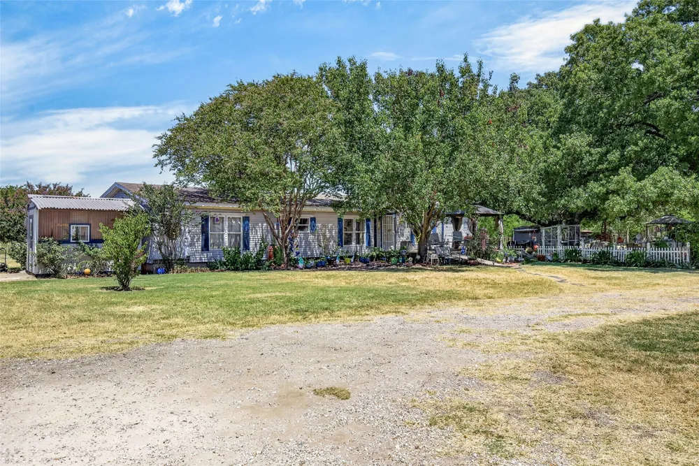 19399 State Highway 274 Kemp, TX 75143