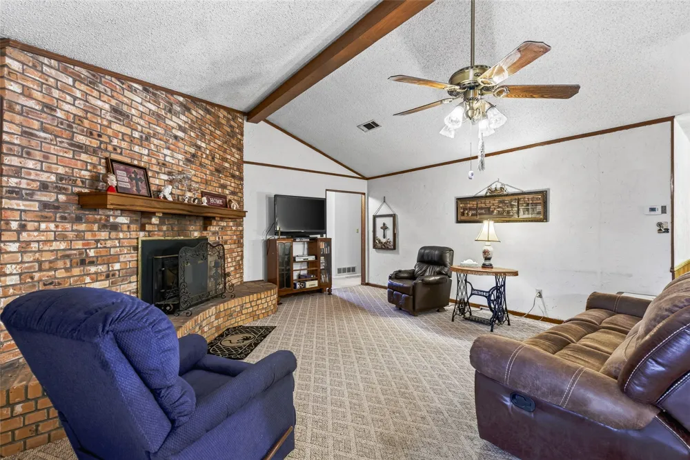 19399 State Highway 274 Kemp, TX 75143