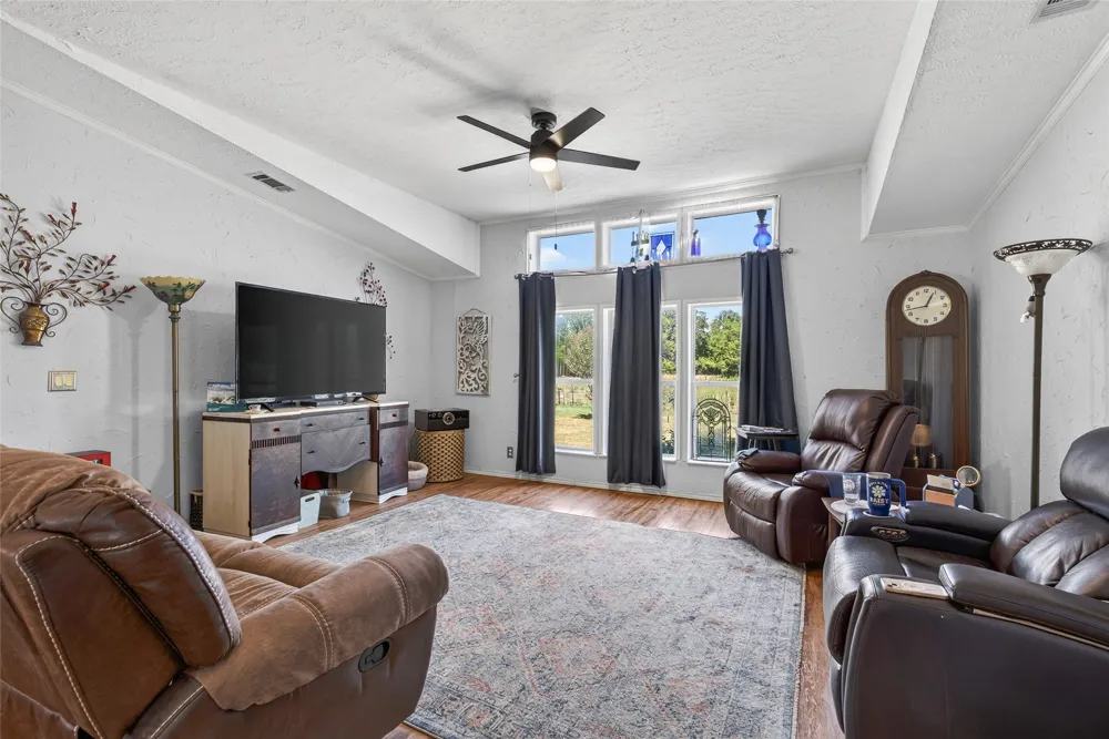19399 State Highway 274 Kemp, TX 75143