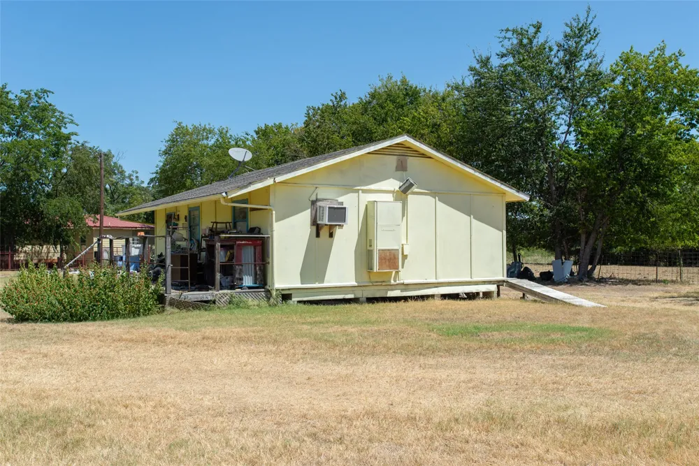 19399 State Highway 274 Kemp, TX 75143