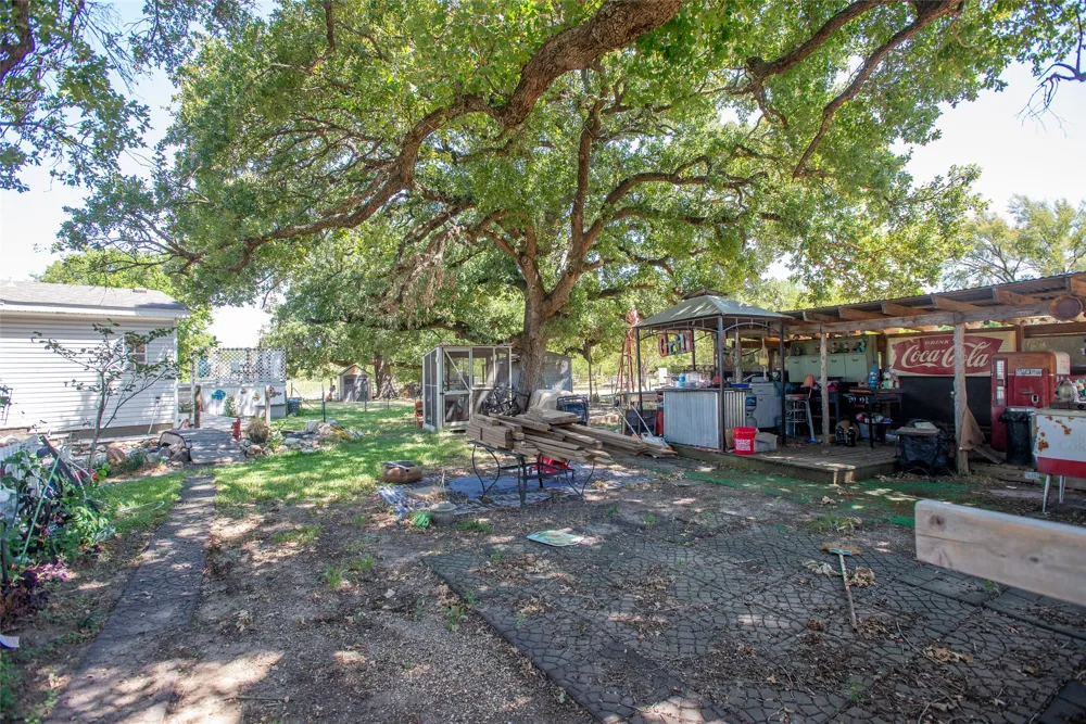 19399 State Highway 274 Kemp, TX 75143