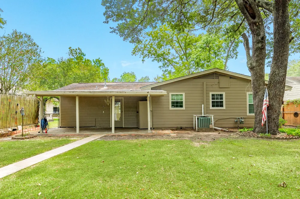 229 Caladium Street Lake Jackson, TX 77566