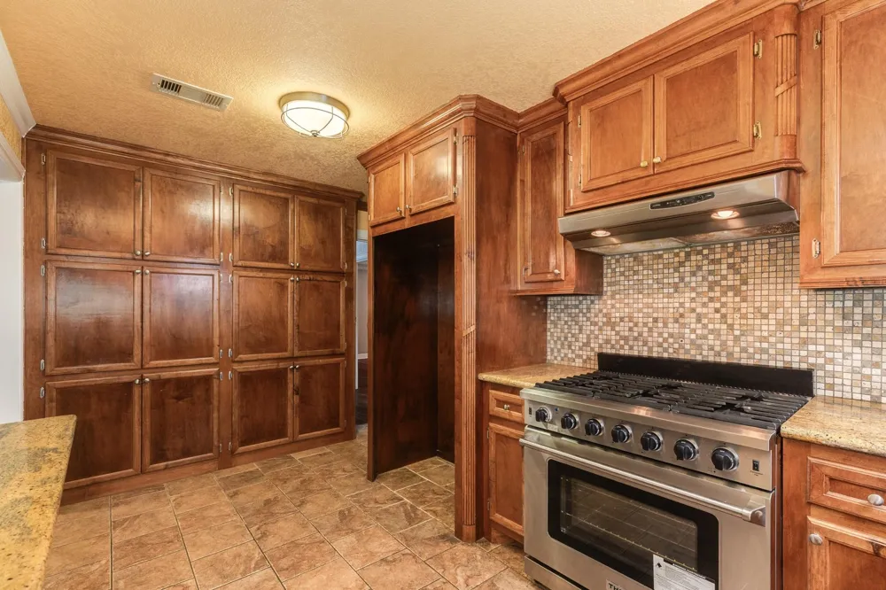 229 Caladium Street Lake Jackson, TX 77566