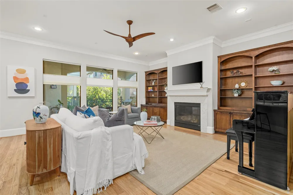 4440 Betty Street Bellaire, TX 77401