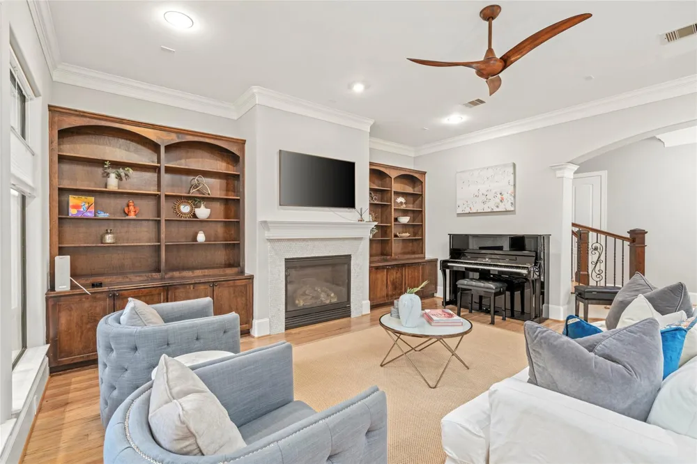 4440 Betty Street Bellaire, TX 77401