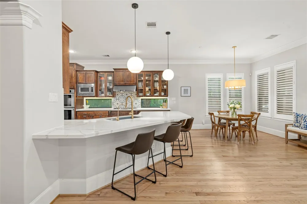 4440 Betty Street Bellaire, TX 77401
