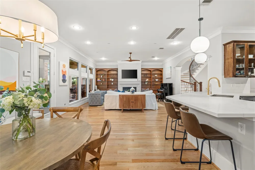 4440 Betty Street Bellaire, TX 77401