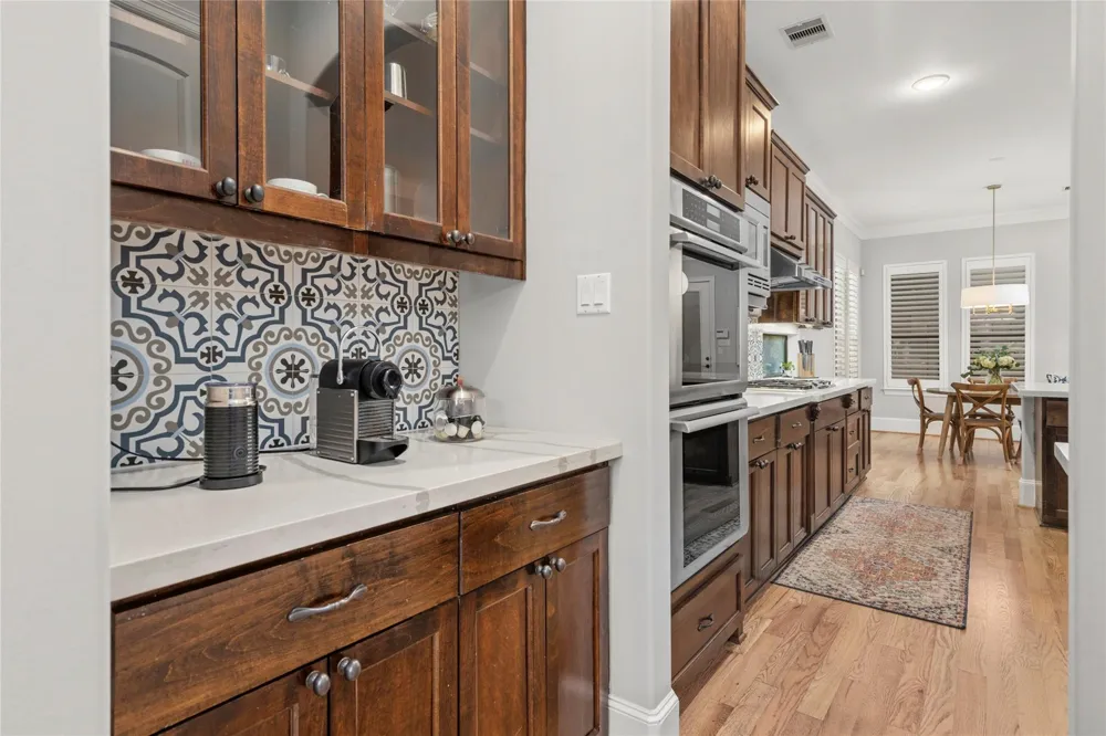 4440 Betty Street Bellaire, TX 77401