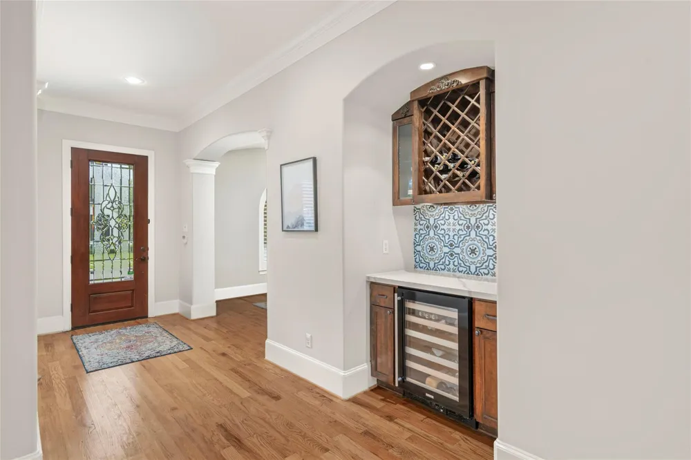 4440 Betty Street Bellaire, TX 77401