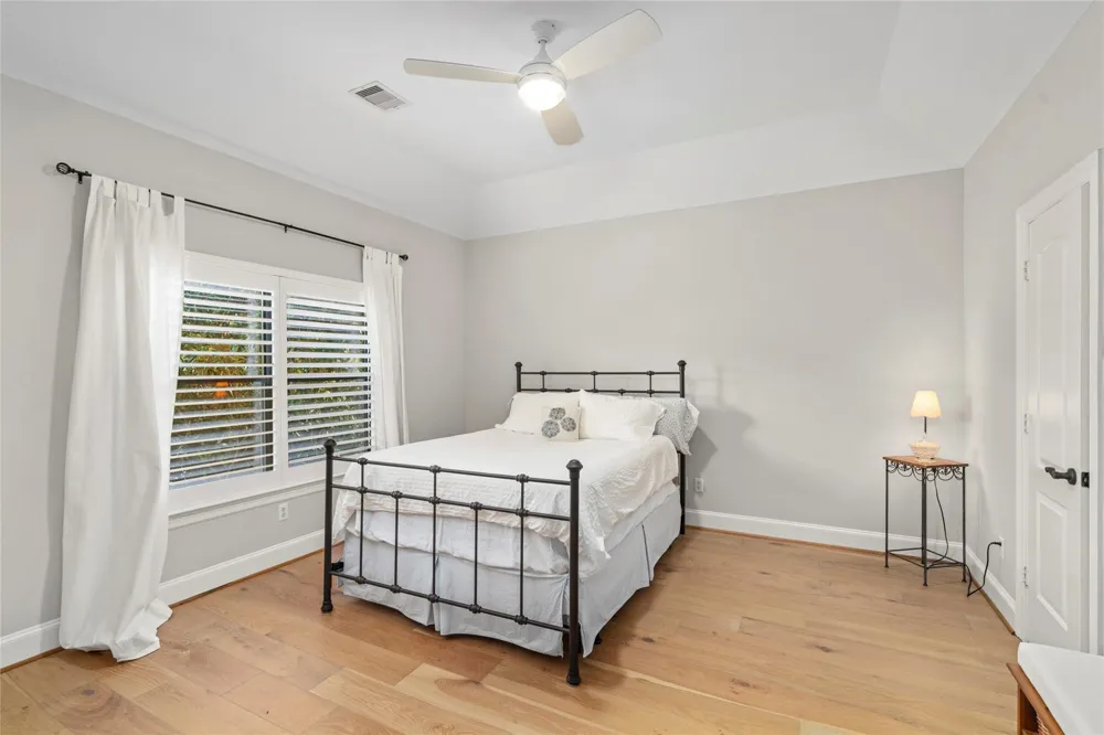 4440 Betty Street Bellaire, TX 77401