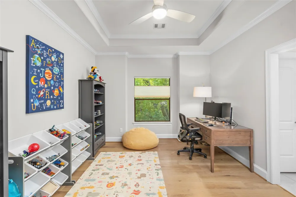 4440 Betty Street Bellaire, TX 77401