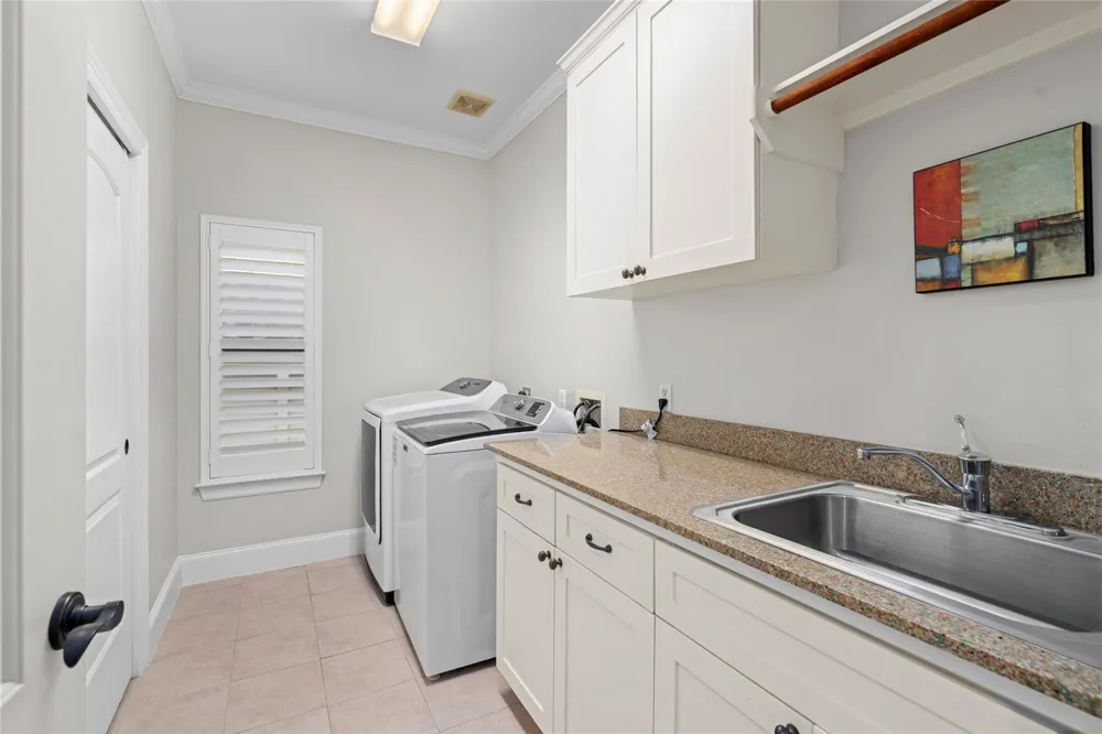 4440 Betty Street Bellaire, TX 77401