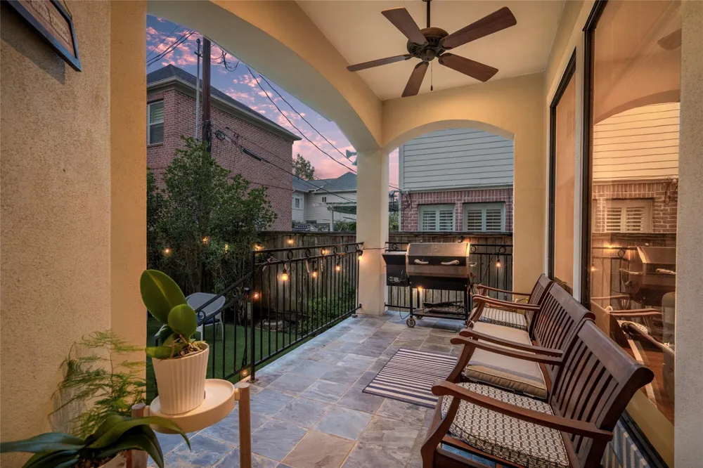 4440 Betty Street Bellaire, TX 77401