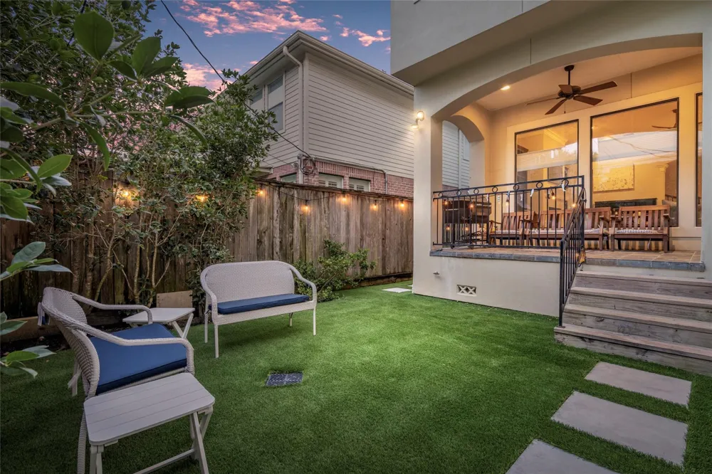 4440 Betty Street Bellaire, TX 77401