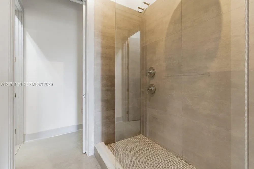 425 Andrews Ave #202 Fort Lauderdale, FL 33301