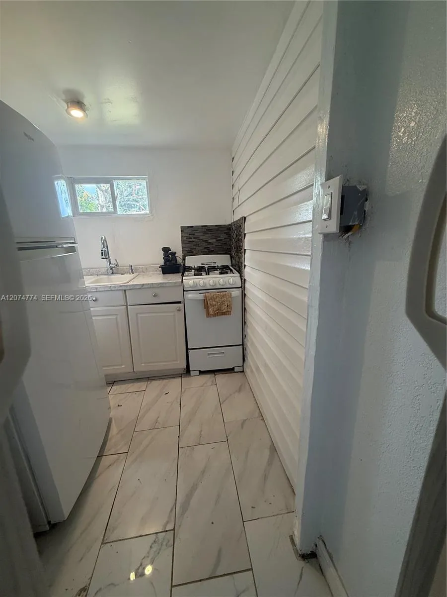 679 ave g #1 Winter Haven, FL 33880