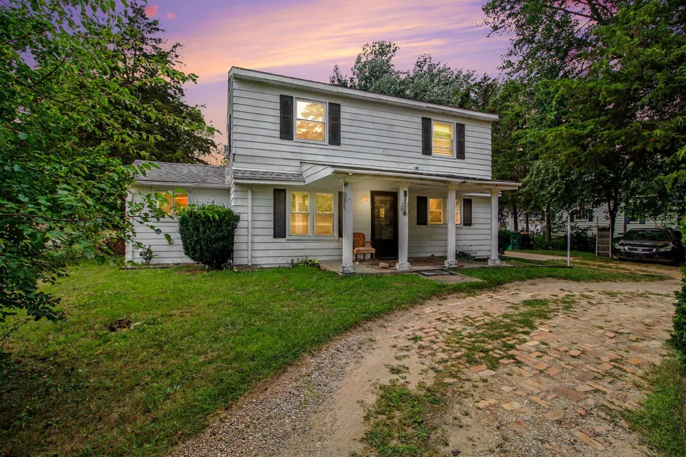 13510 Martinsville Road Belleville, MI 48111