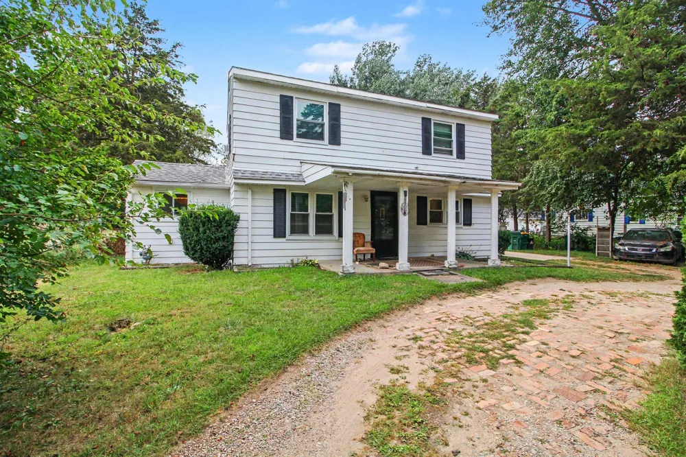 13510 Martinsville Road Belleville, MI 48111