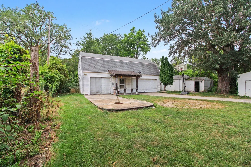 13510 Martinsville Road Belleville, MI 48111