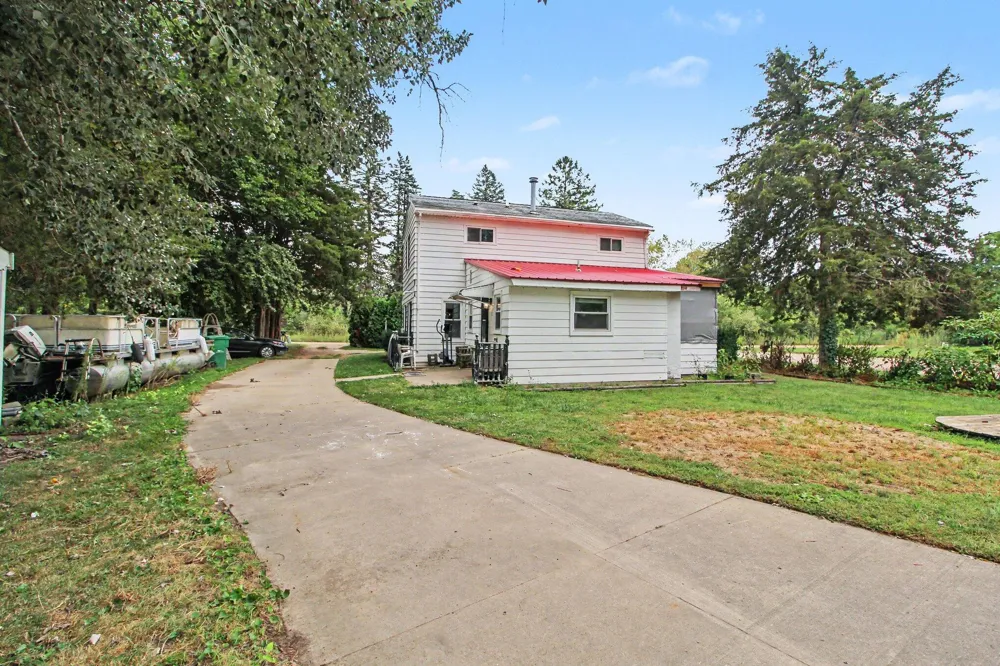 13510 Martinsville Road Belleville, MI 48111