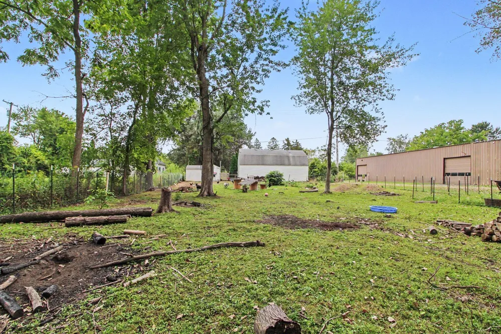 13510 Martinsville Road Belleville, MI 48111