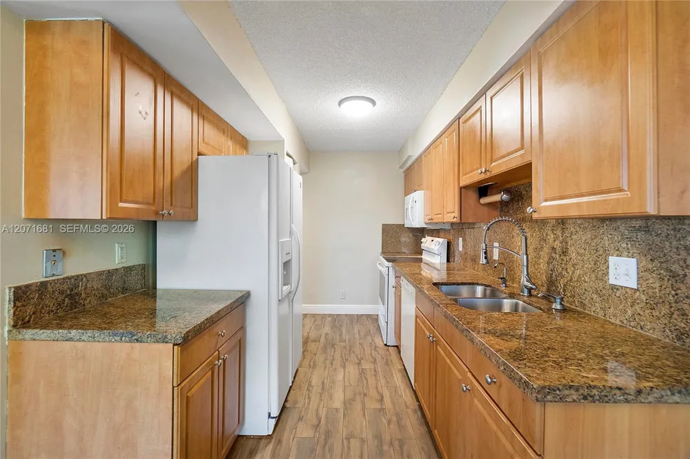 937 NW 104th Way Coral Springs, FL 33071