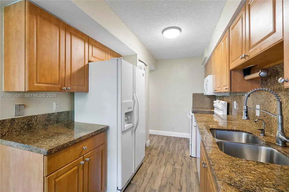 937 NW 104th Way Coral Springs, FL 33071