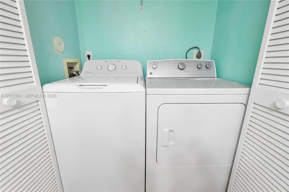 937 NW 104th Way Coral Springs, FL 33071
