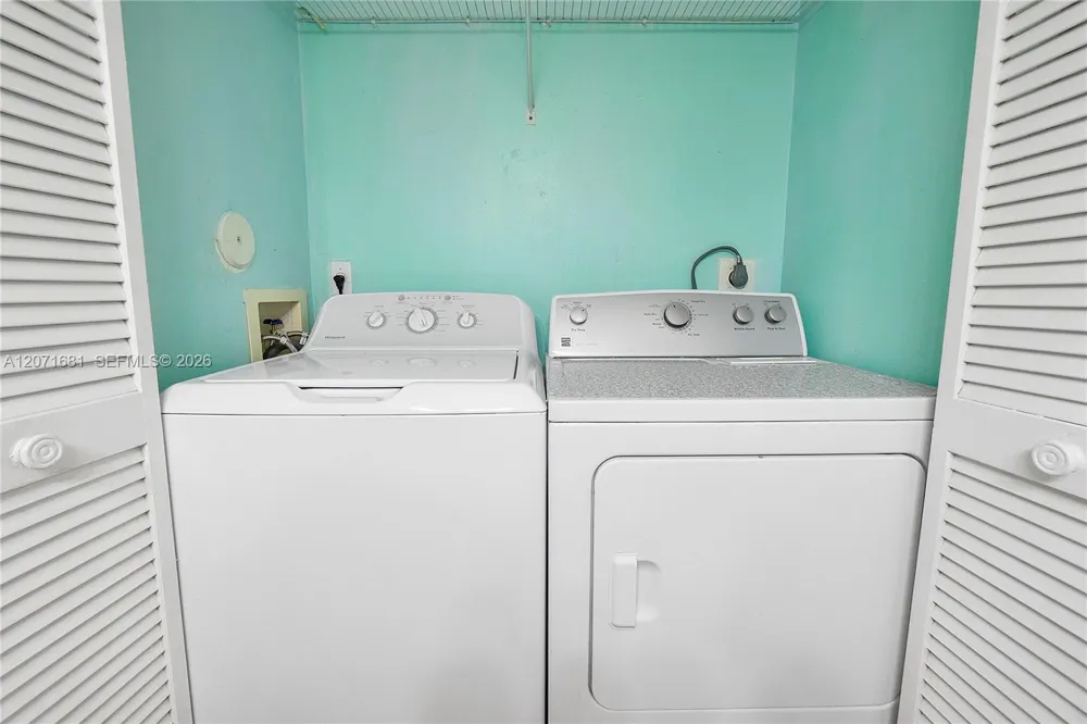 937 NW 104th Way Coral Springs, FL 33071