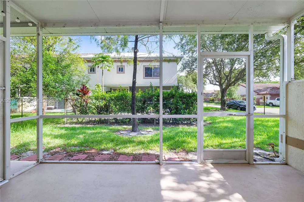937 NW 104th Way Coral Springs, FL 33071