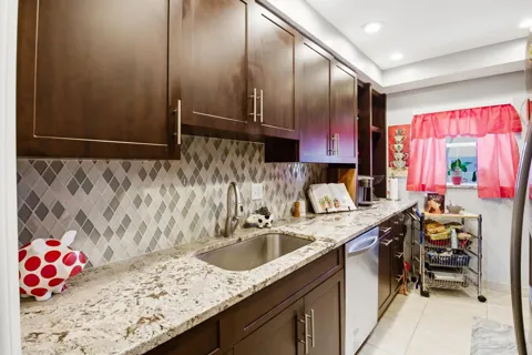 2300 SW 22ND AVENUE #112