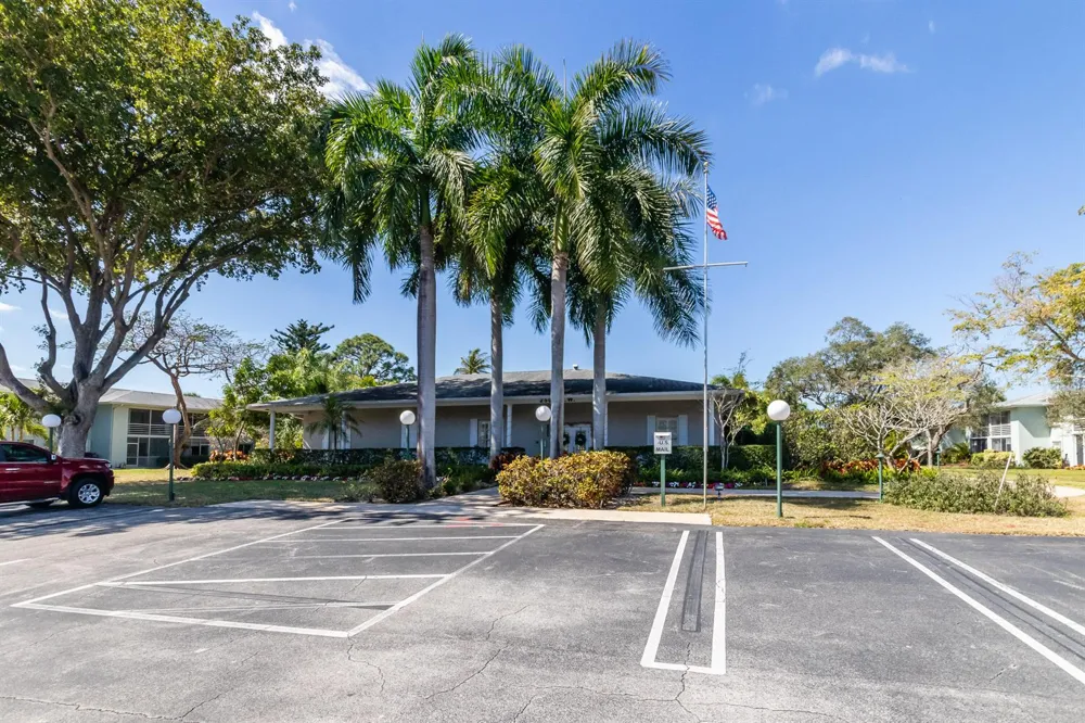 2300 SW 22ND AVENUE #112 Delray Beach, FL 33445