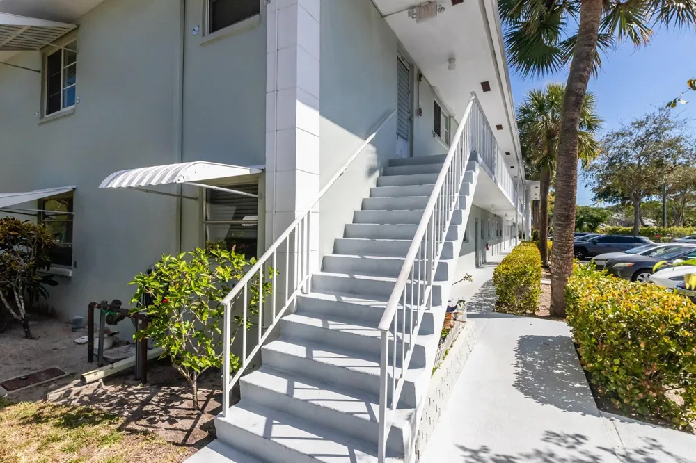 2300 SW 22ND AVENUE #112 Delray Beach, FL 33445