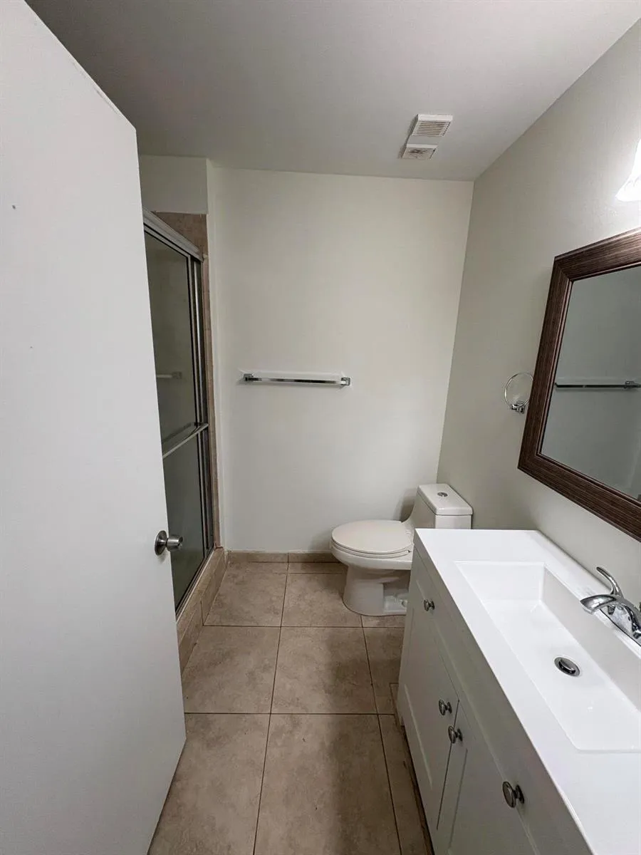 640 CYPRESS CLUB WAY #B12 Deerfield Beach, FL 33064