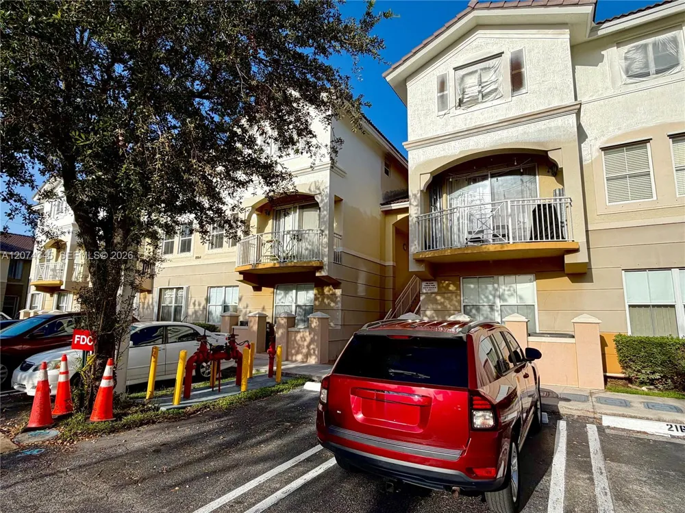 8964 W Flagler St #107 Miami, FL 33174