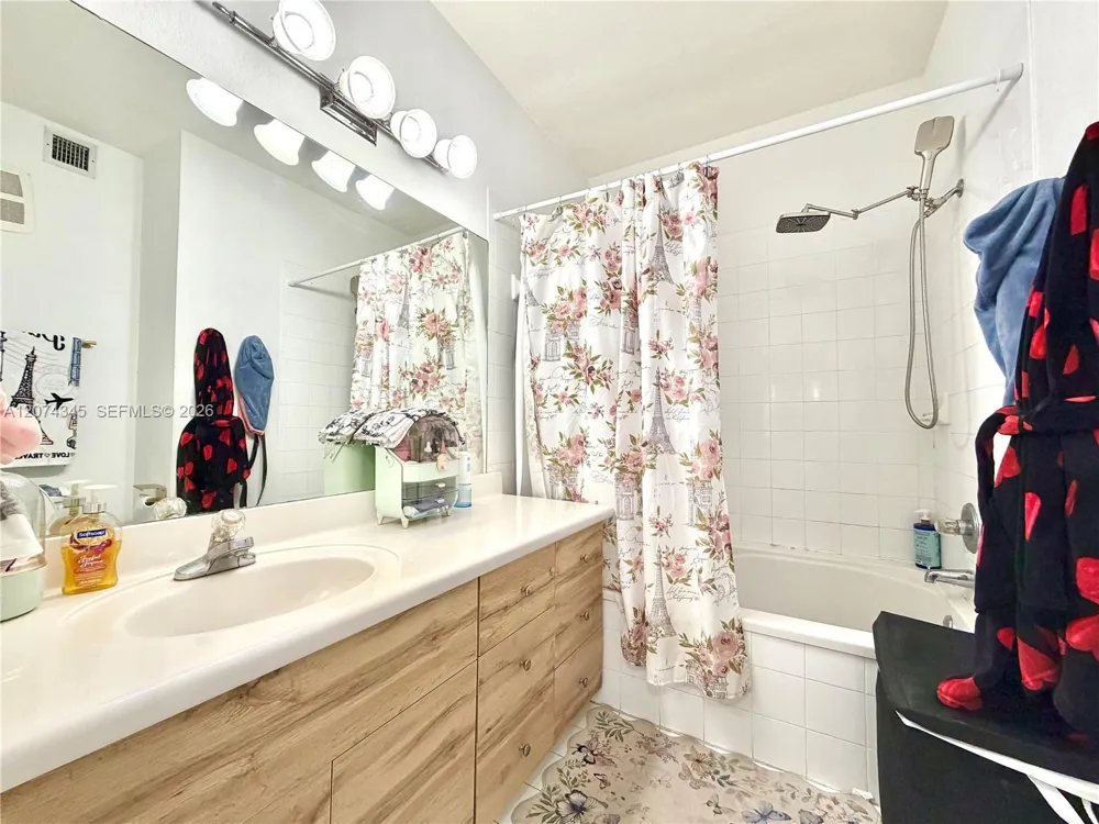 8964 W Flagler St #107 Miami, FL 33174