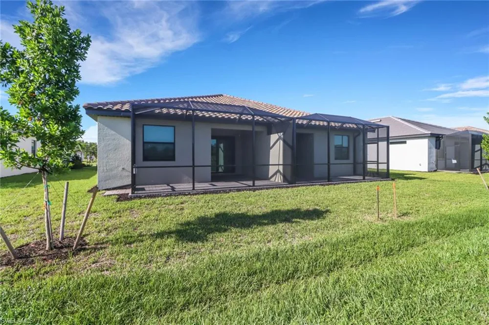 19592 Hinkley Drive Estero, FL 33928